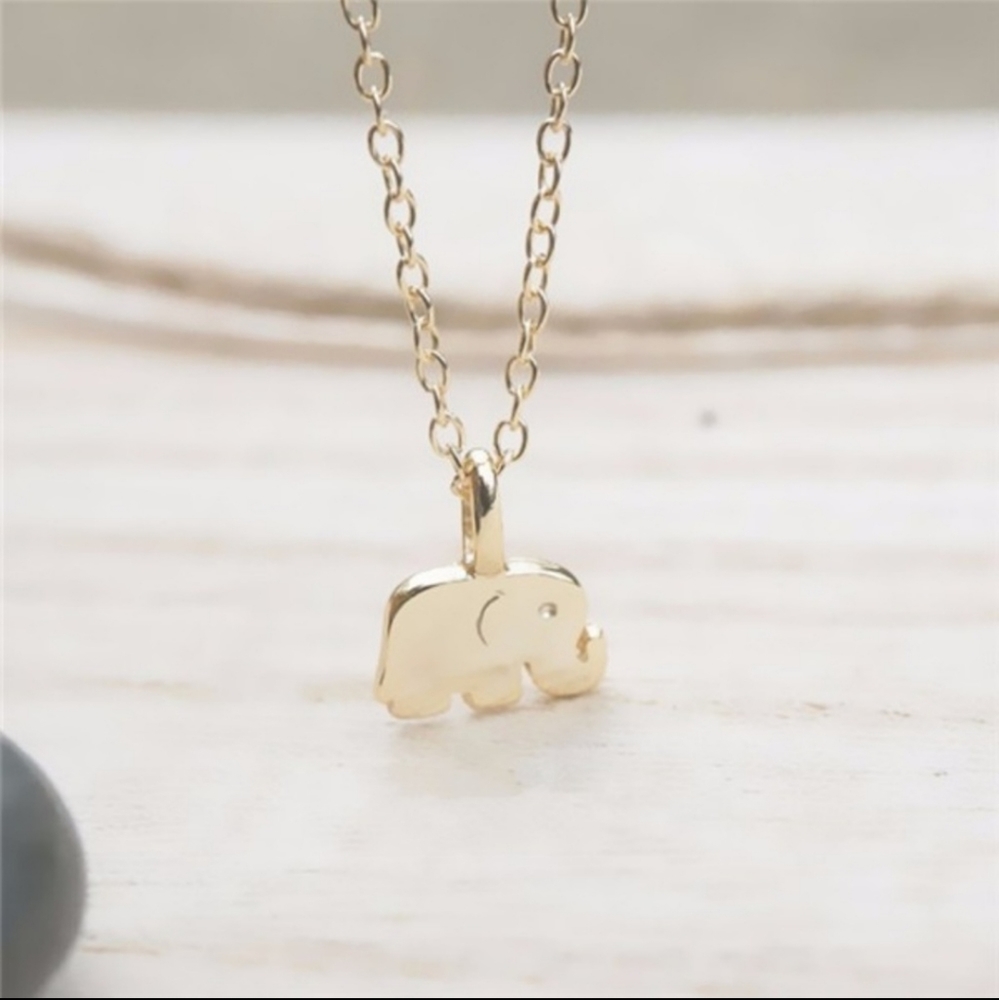 Cute Danty Gold Elephant Pendant Necklace